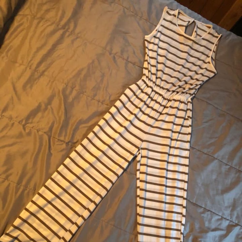 Tan/white striped jumper - New never worn - Women’s Medium